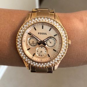 Rose gold fossil watch, no extra links